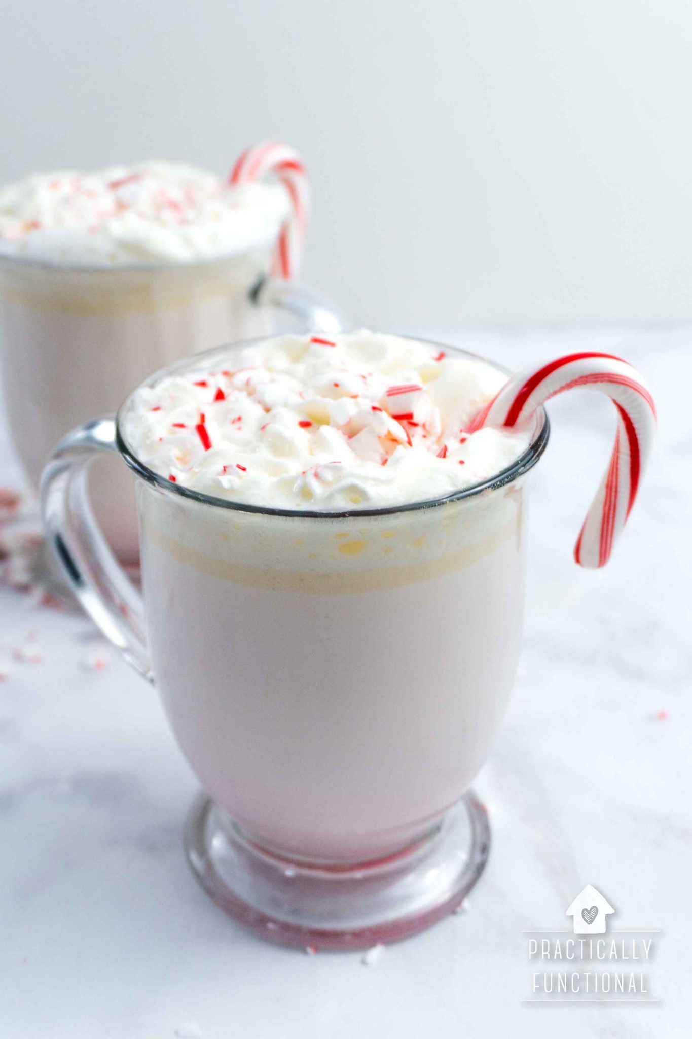 Copycat Starbucks Peppermint White Hot Chocolate Copycat Starbucks Peppermint White Hot Chocolate