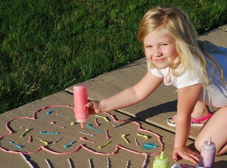 Diy foam sidewalk paint and 23 other fun summer activities for toddlers